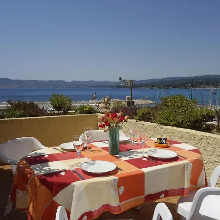 Chateau De La Madrague-7 * Saint-Cyr-sur-Mer